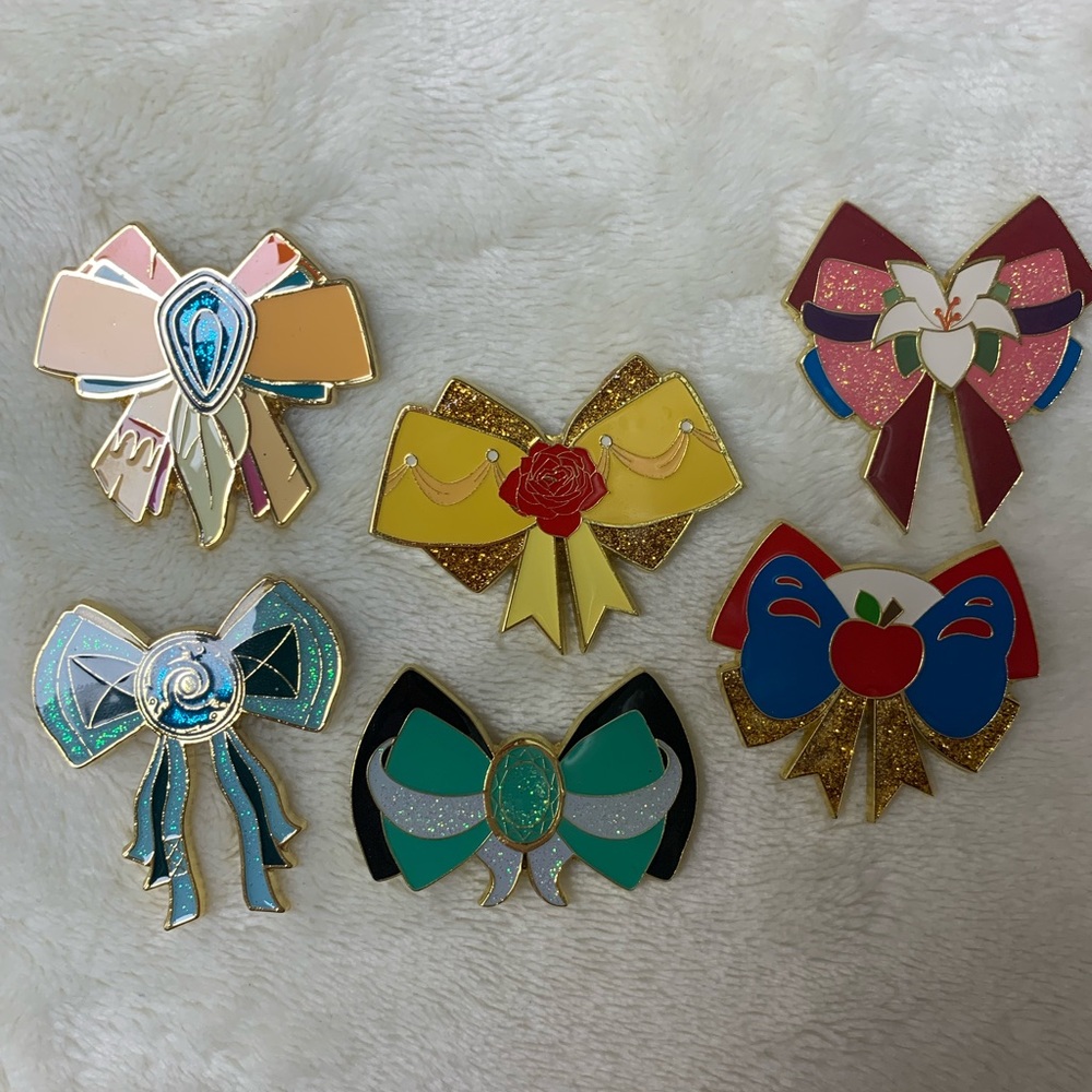 Disney Boxlunch Princess pins - Bundle